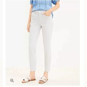 NWT LOFT Five Pocket Skinny Pants In Sateen in Silver Coin - Size 31/12